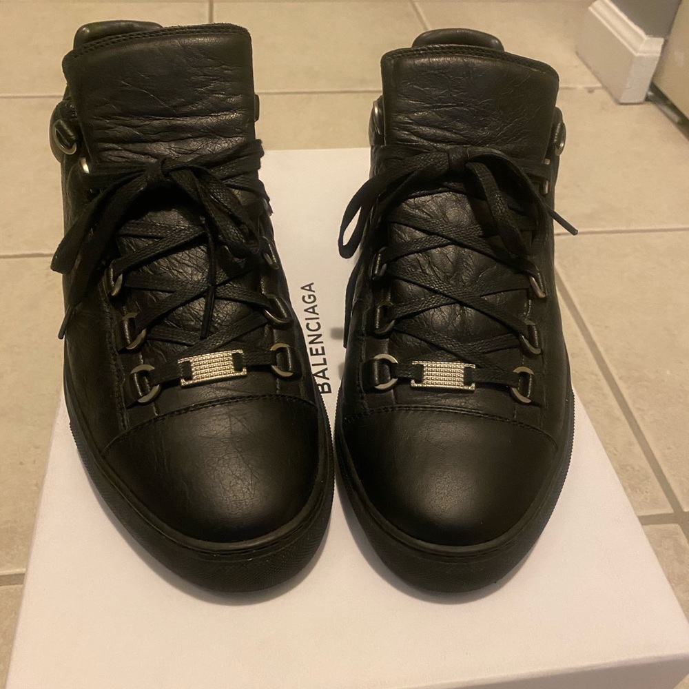 100% Authentic Balenciaga Arena black/low